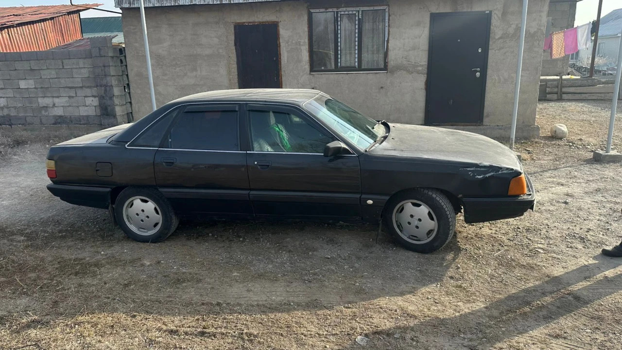 Audi 100, 1990