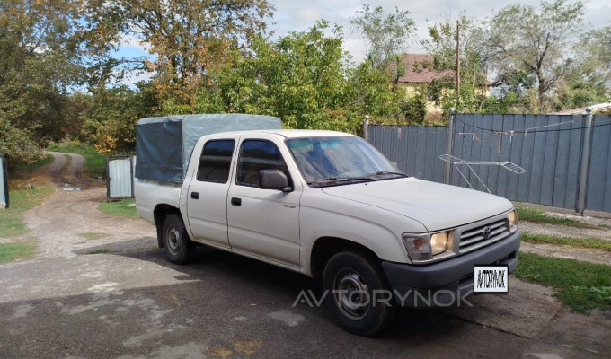 Toyota Hilux 2001 года