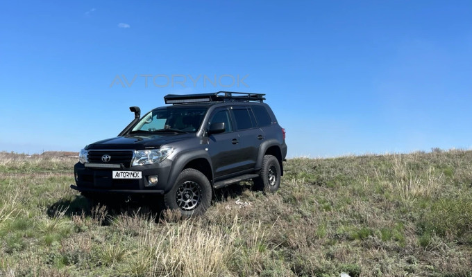 Toyota Land Cruiser 2012 года