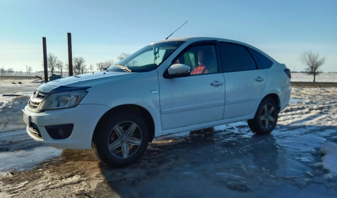 ВАЗ (Lada) Granta 2015 года