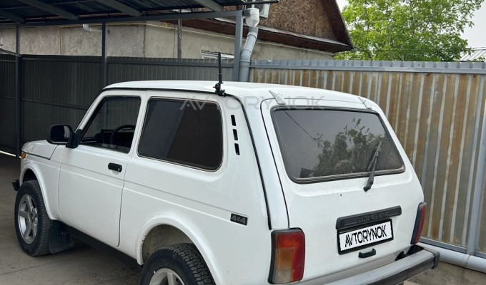 ВАЗ (Lada) 2121 (4x4) 2009 года