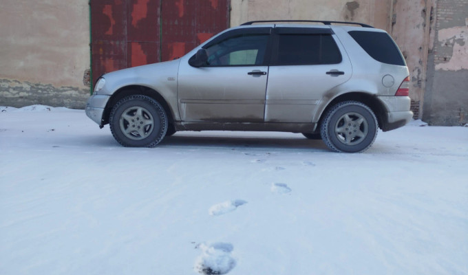 Mercedes-Benz ML-Класс 1999 года