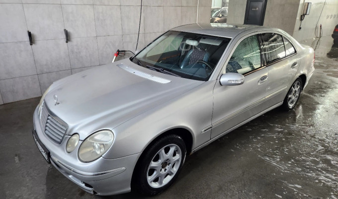 Mercedes-Benz E-Класс 2003 года