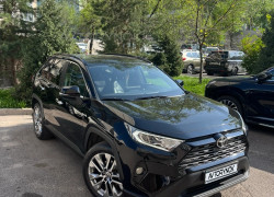Toyota RAV4 2020 года