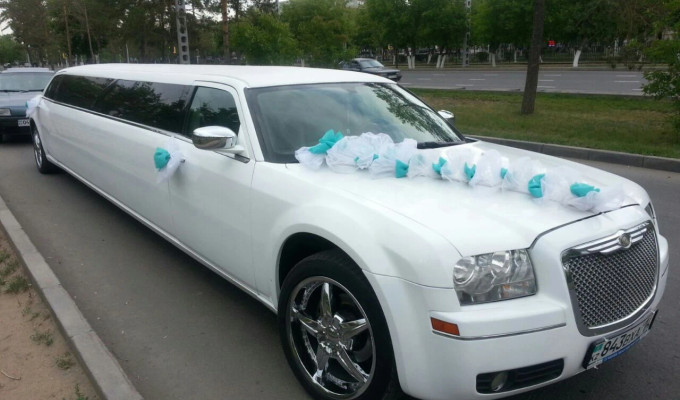 Прокат лимузина CHRYSLER 