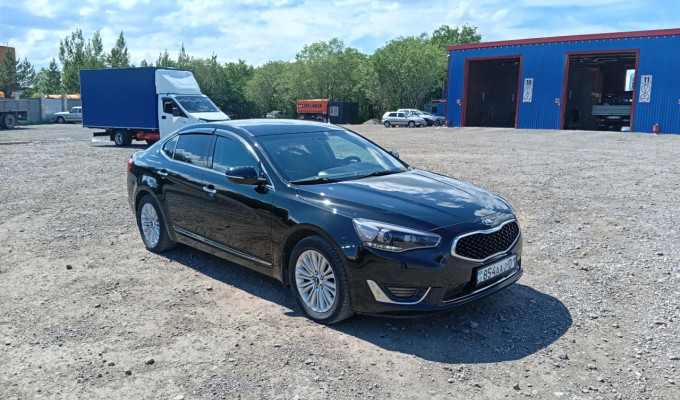 Kia Cadenza 2015 года