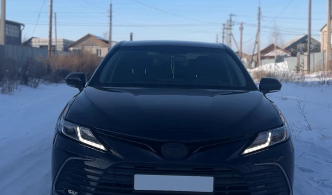 Toyota Camry 2023 года