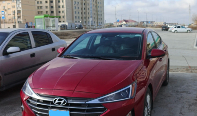Hyundai Elantra 2019 года