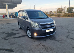 Toyota Noah 2007 года