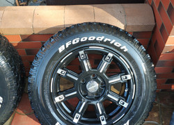 LT BfGoodrich All Terrain T/A 215/70 R16, с дисками 