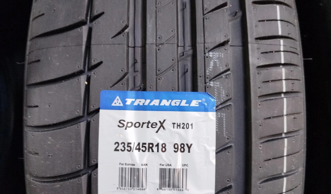 Шины в Астане 235/45 R18 Triangle TH201.